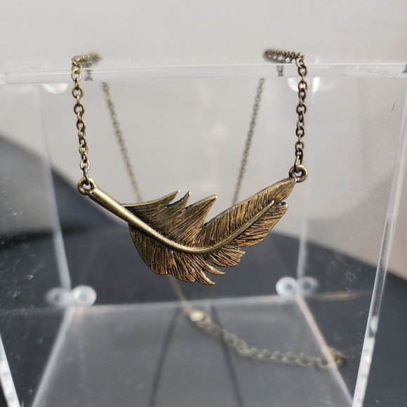 Bronze feather necklace - Picture 4 of 4